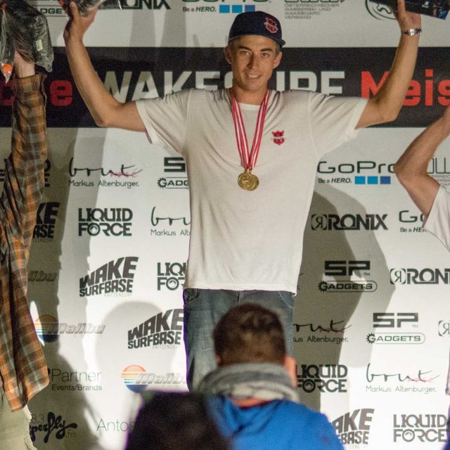 Nadine Antos und Markus Lahmer holen in Kritzendorf die ersten Österreichischen Meistertitel im Wakesurfen
