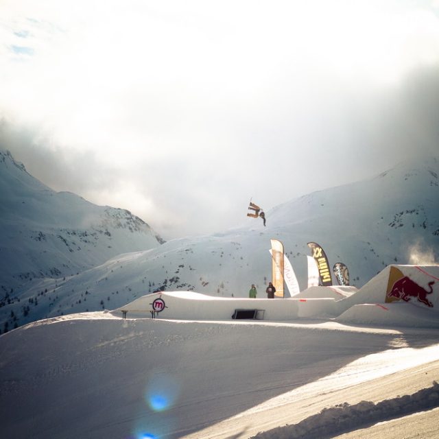 Die World Rookie Tour präsentiert die Snowboardstars der Zukunft!