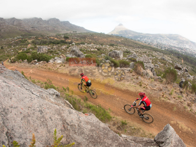  Überraschung beim Prolog des Absa Cape Epic – Schweizer Team startet morgen im Leadertrikot 